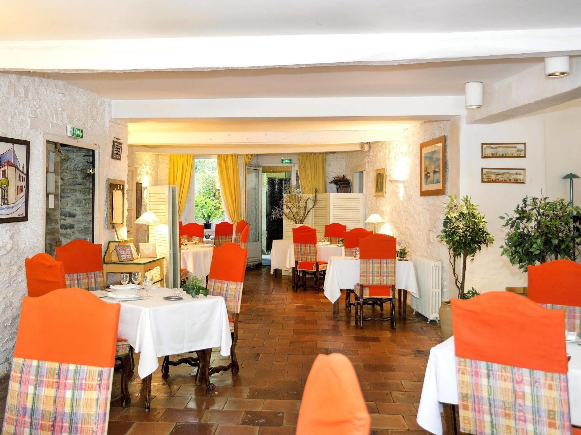 Logis Hotels - Hotel Restaurant Du Midi Revel  Buitenkant foto