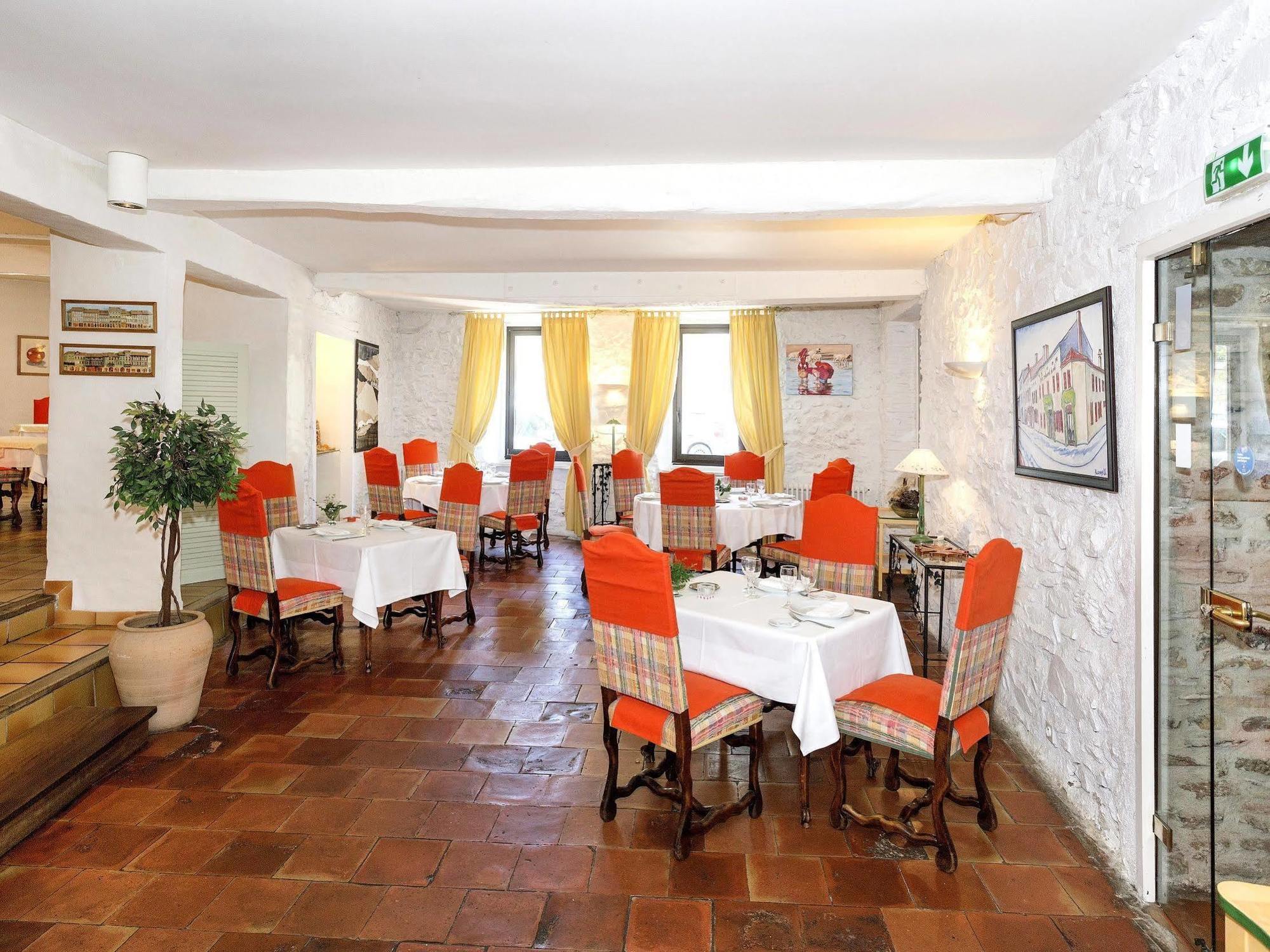 Logis Hotels - Hotel Restaurant Du Midi Revel  Buitenkant foto