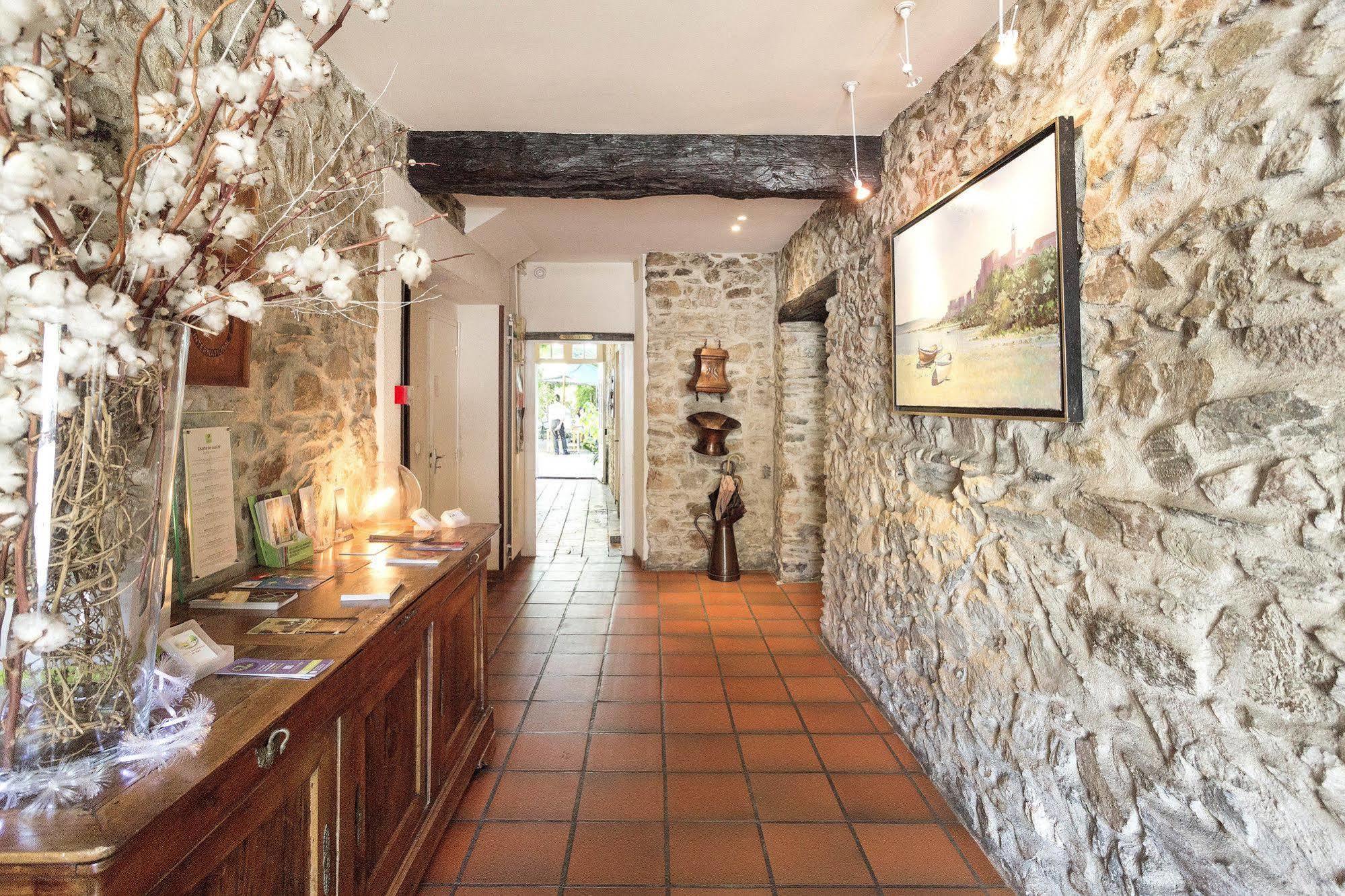Logis Hotels - Hotel Restaurant Du Midi Revel  Buitenkant foto